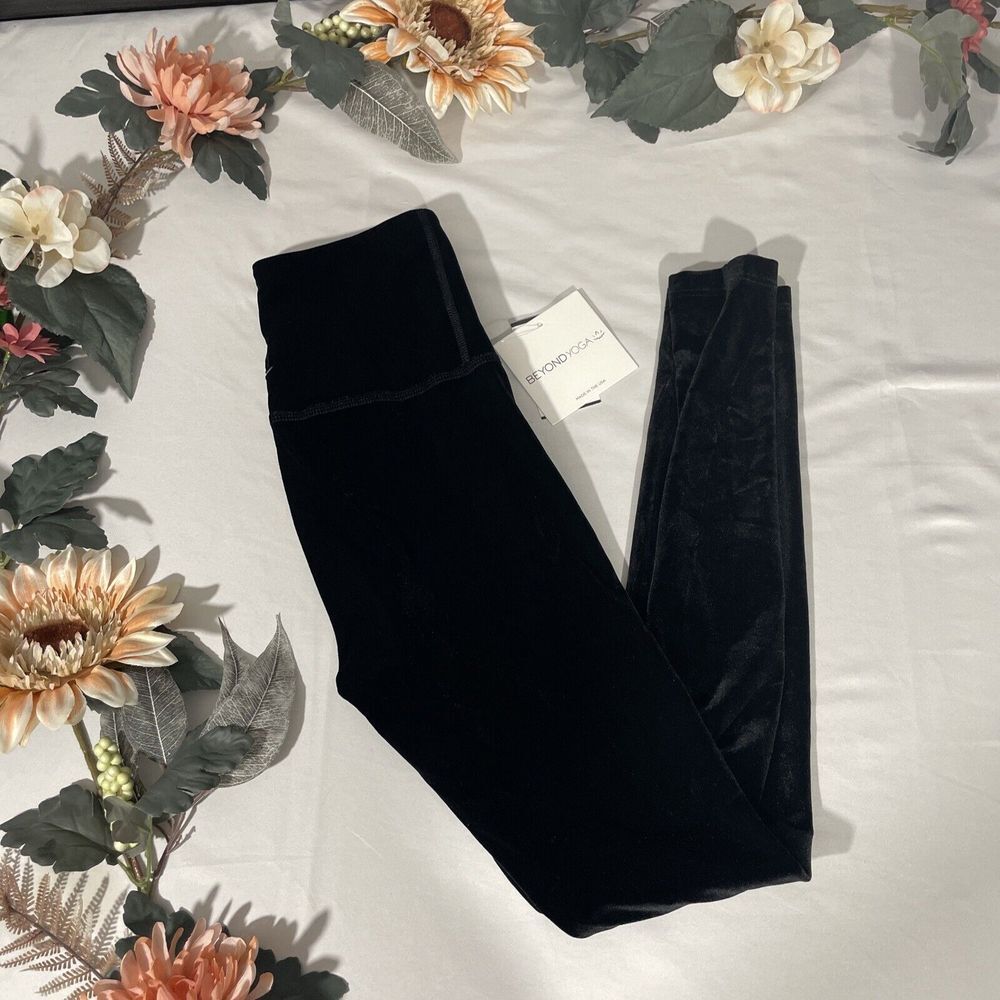 NWT‎ $99 Beyond Yoga [ XS ] Velvet Motion High Waisted Midi Leggings Black #6322